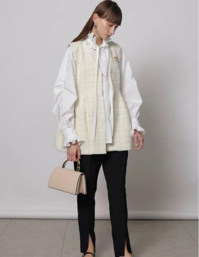 新品未使用タグ付き　CADUNE カデュネ フリル襟ブラウス　ボウタイ　シャツ