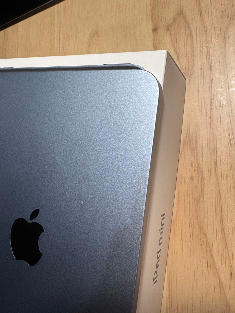 iPad mini 7世代 WiFiモデル + Pitakaケース