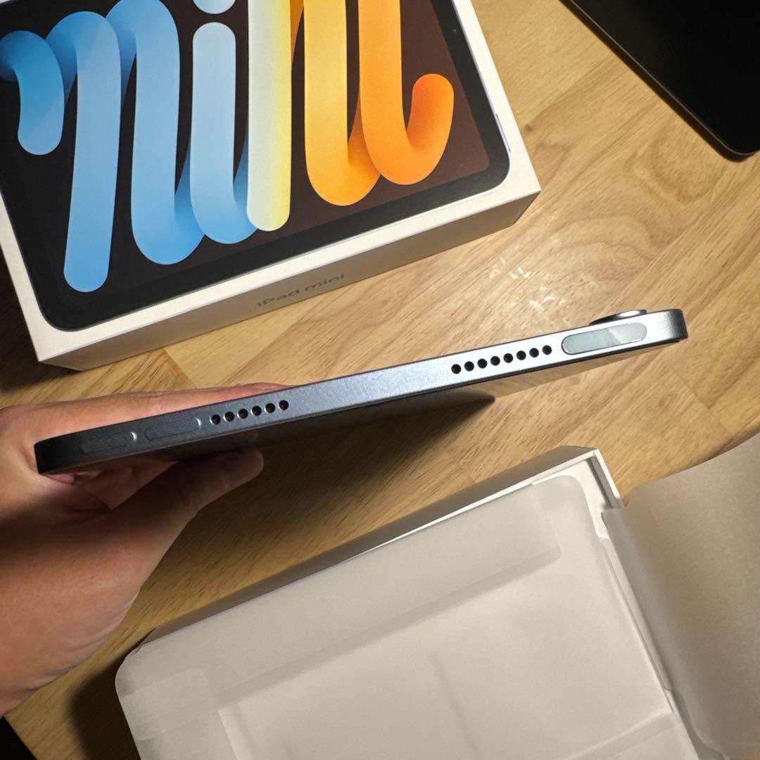 iPad mini 7世代 WiFiモデル + Pitakaケース