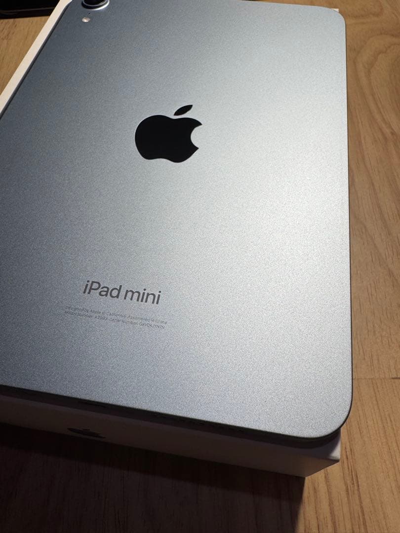 iPad mini 7世代 WiFiモデル + Pitakaケース