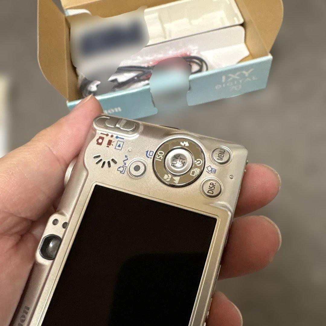 付属品あり　Canon　デジカメ　IXY70