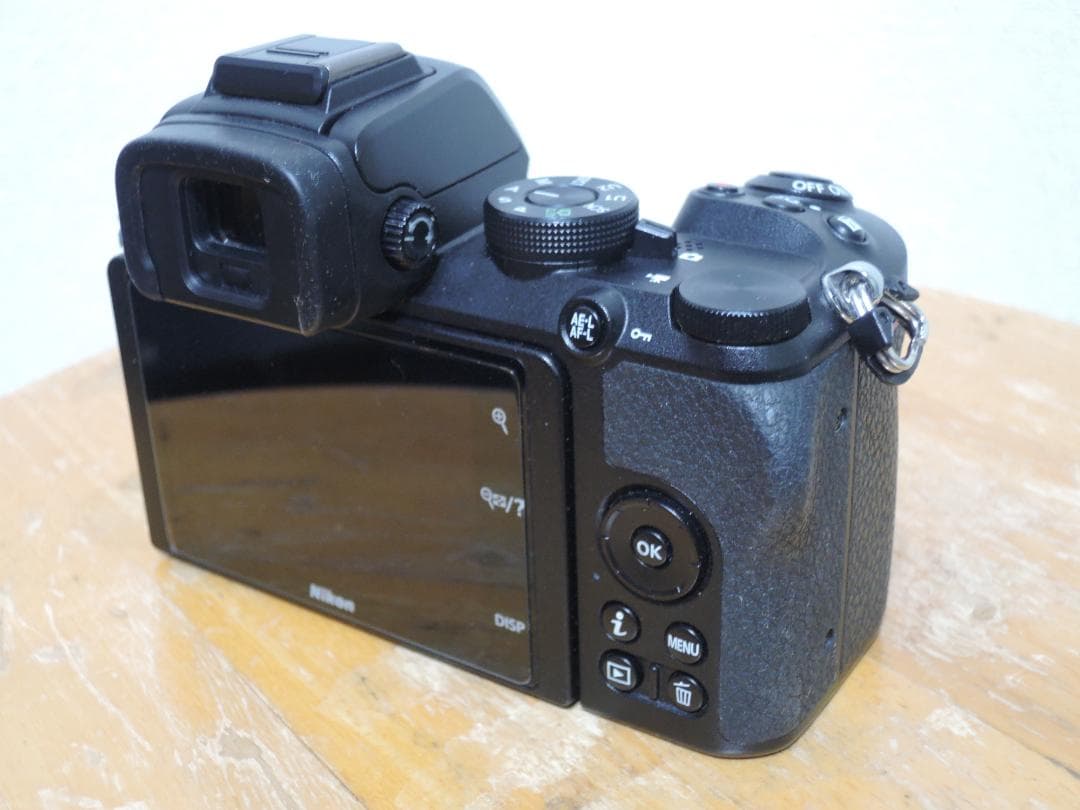 ★美品 Nikon Z50 ボディ ケース付 ミラーレス一眼カメラ 　保証あり