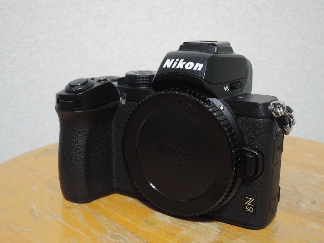 ★美品 Nikon Z50 ボディ ケース付 ミラーレス一眼カメラ 　保証あり