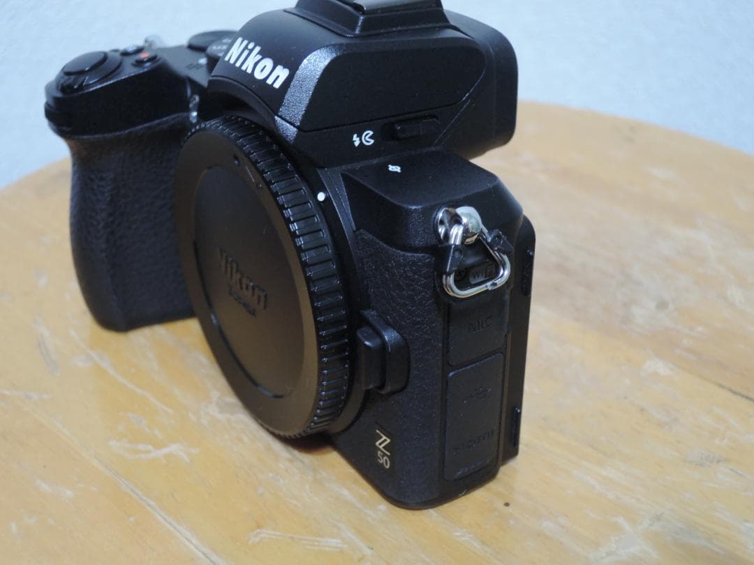 ★美品 Nikon Z50 ボディ ケース付 ミラーレス一眼カメラ 　保証あり