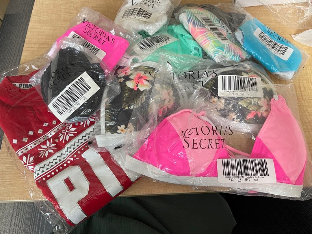 ビクトリアシークレットPINKまとめてビックボックス！ミステリーボックス3つ分！