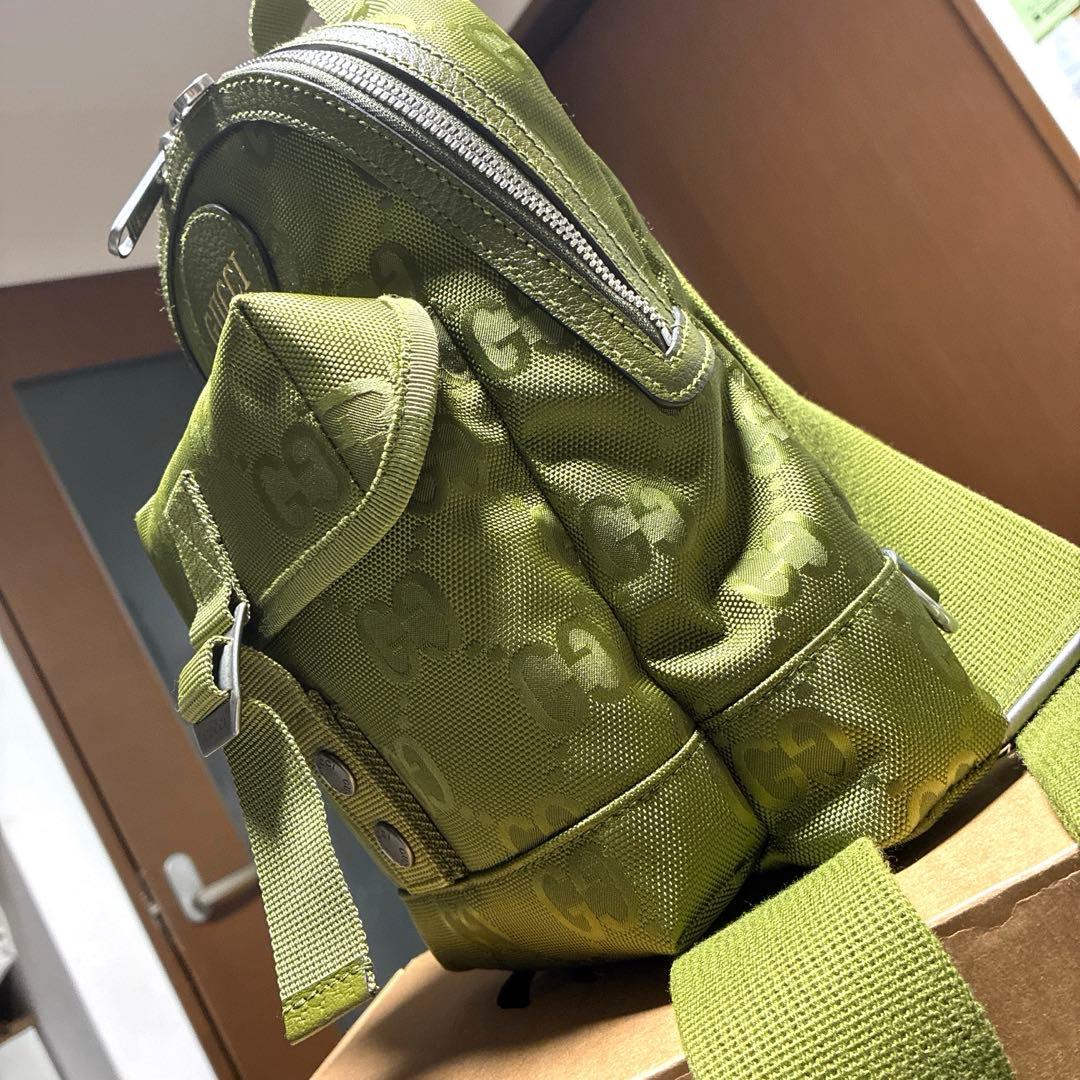 GUCCI グッチ　♡未使用に近い♡ ボディバッグ　カーキ色　オフザグリッド