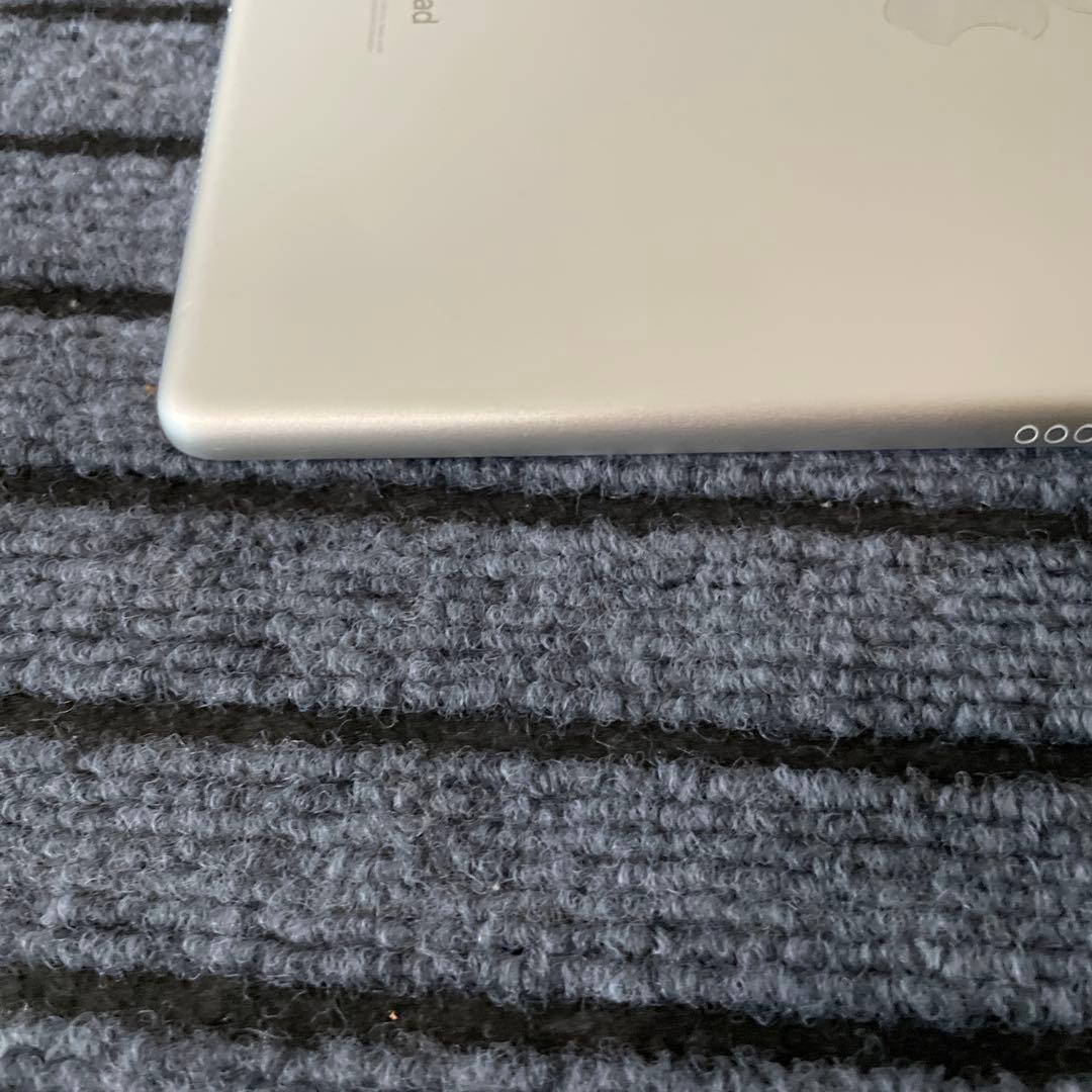 101 iPad 7世代 32GB SIMフリー シルバー