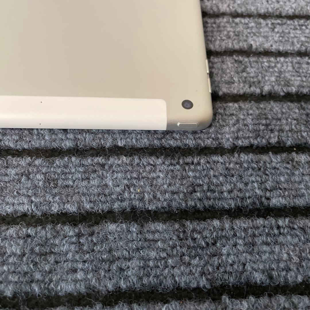 101 iPad 7世代 32GB SIMフリー シルバー