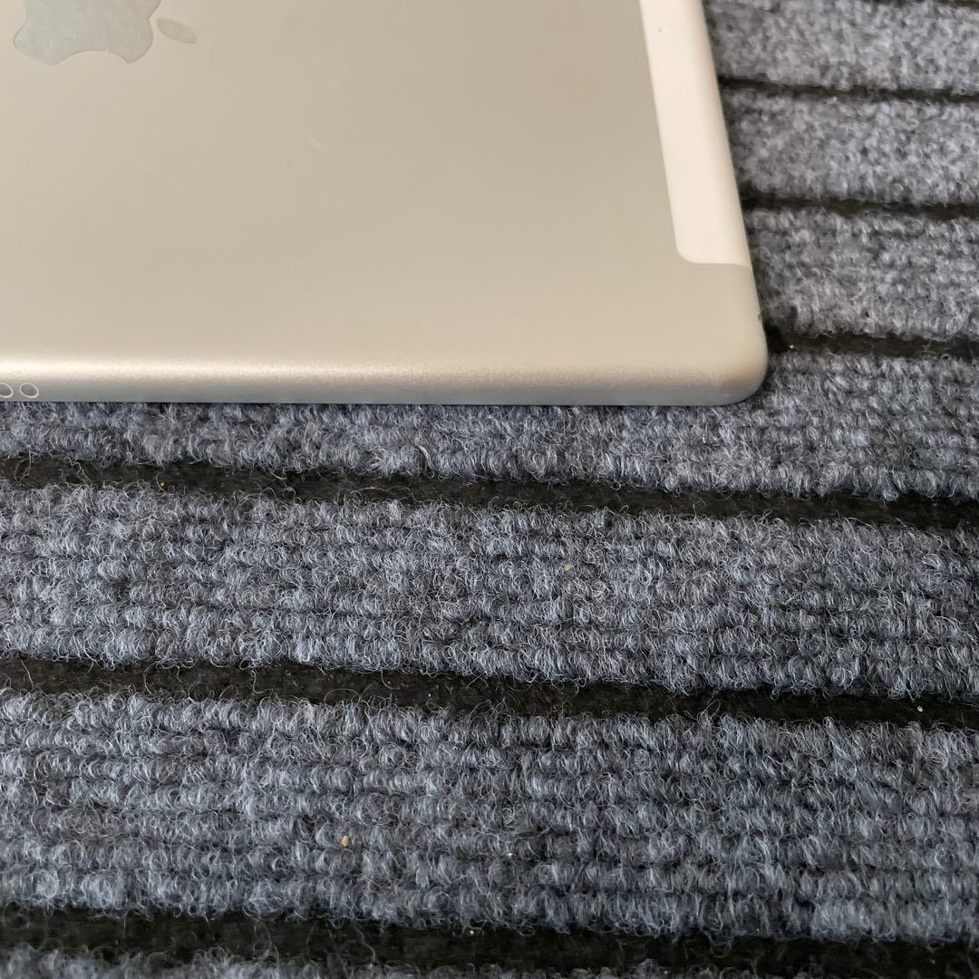 101 iPad 7世代 32GB SIMフリー シルバー