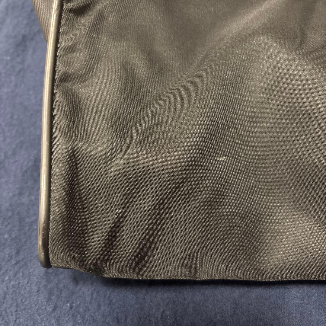 プラダ　ボストンバック　黒