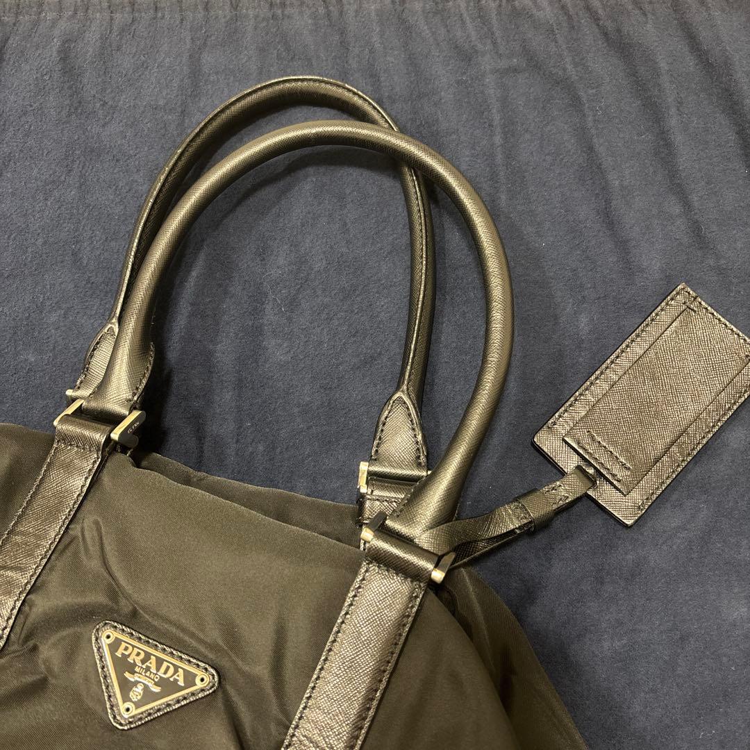 プラダ　ボストンバック　黒