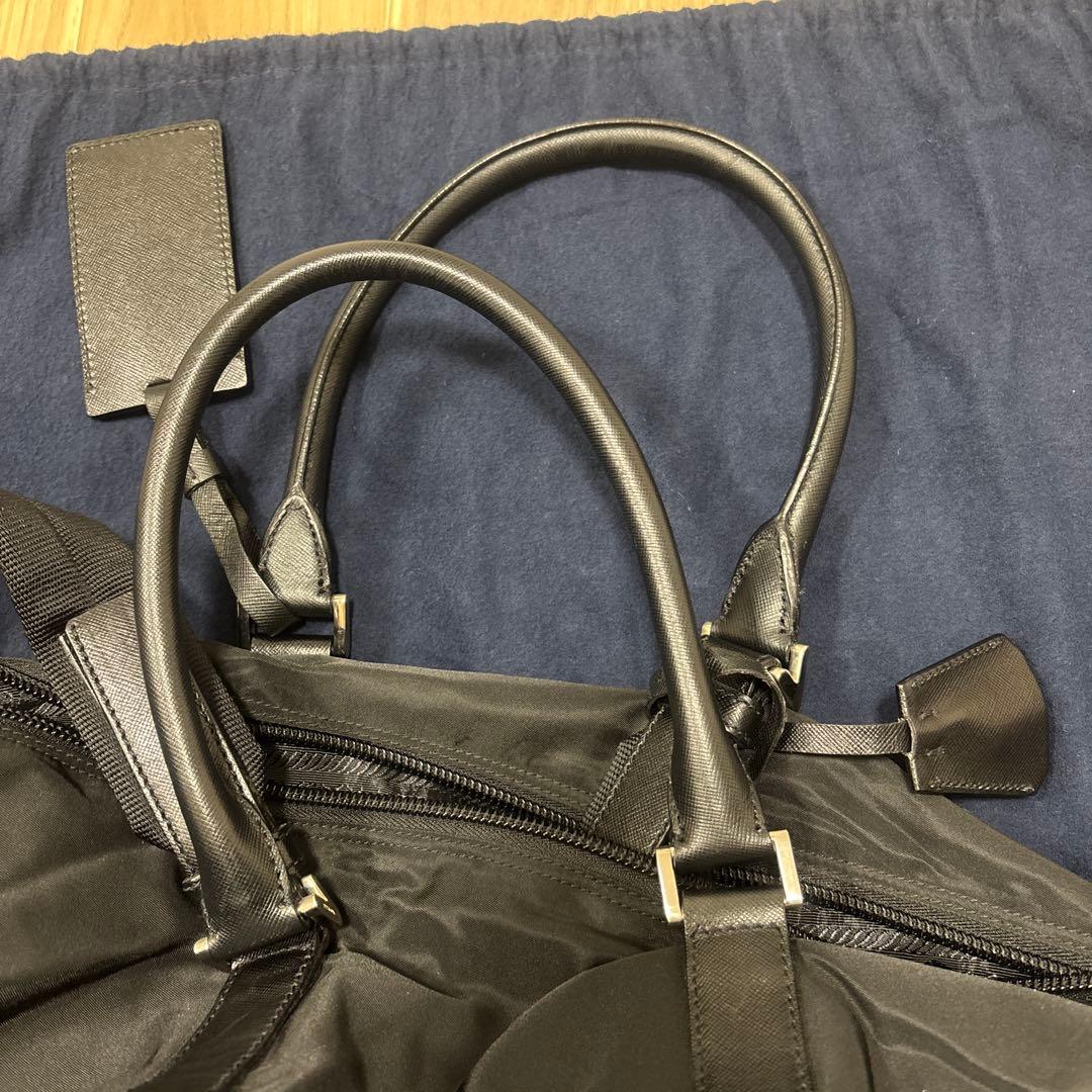 プラダ　ボストンバック　黒