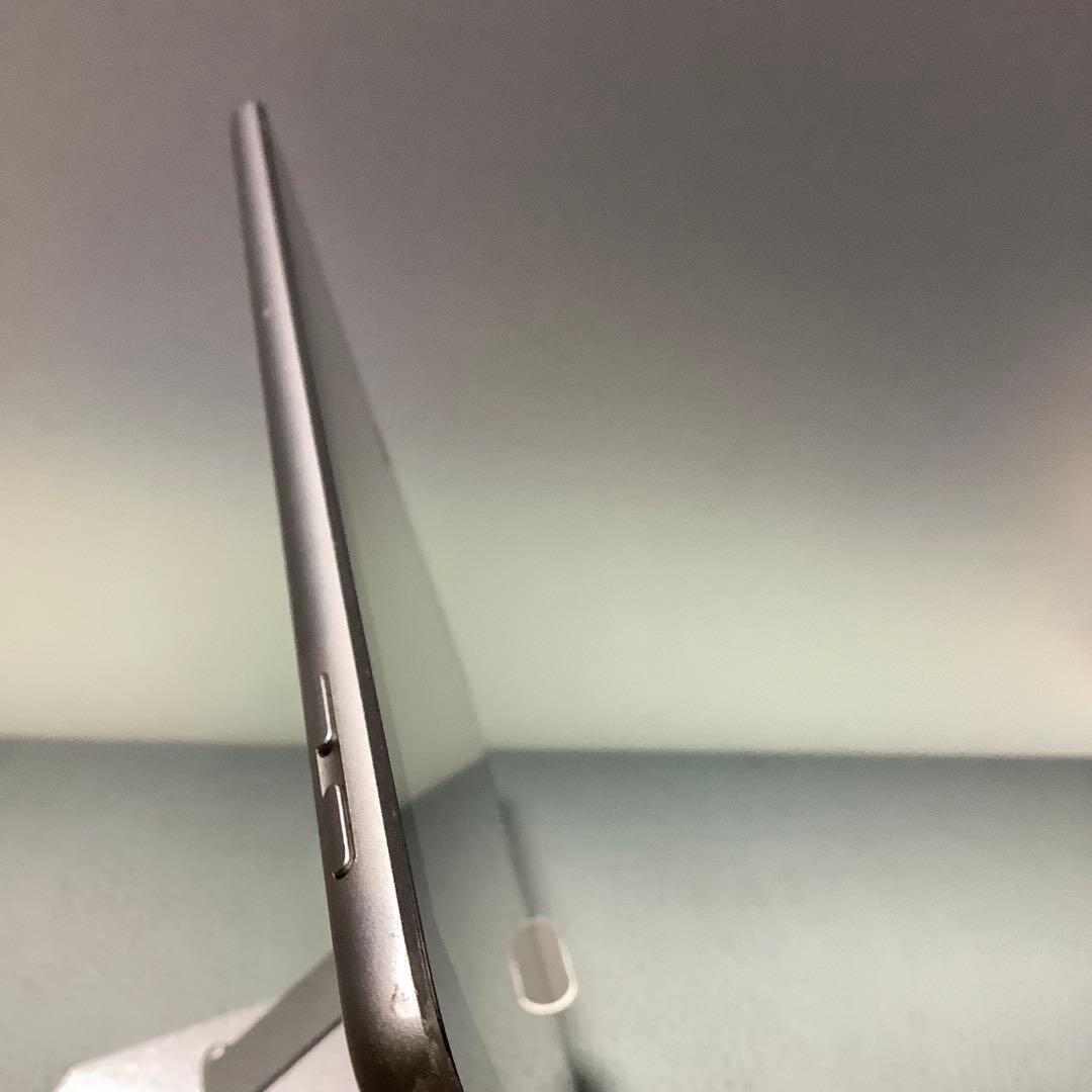 iPad 第6世代32G wifi Gray バッテリー新品100%美品