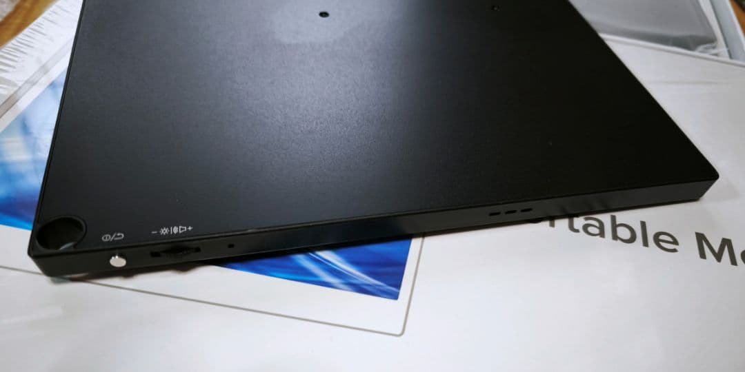 モバイルモニター 13.3インチ 16:10 2K 2560×1600 VESA