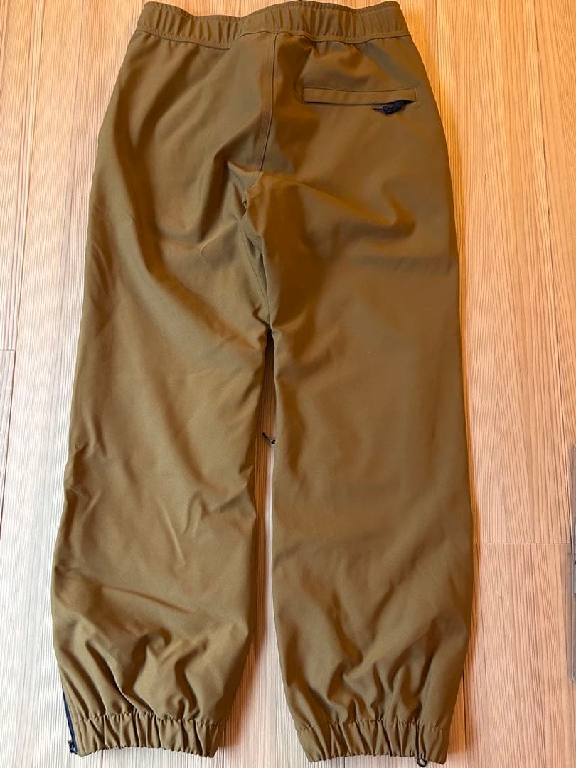 AIRBLASTER メンズパンツ M スノボウェア ベージュ スノボ 美品