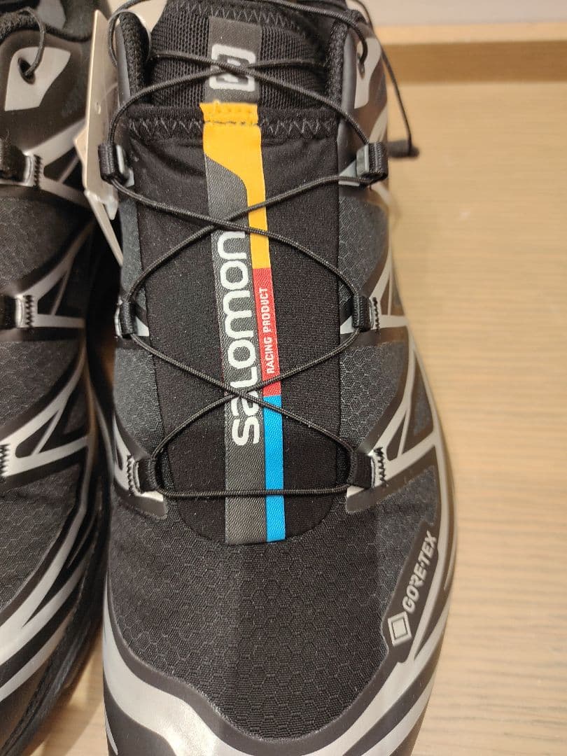 新品未使用！箱・タグ付き　Salomon GORE-TEX スニーカー ブラック