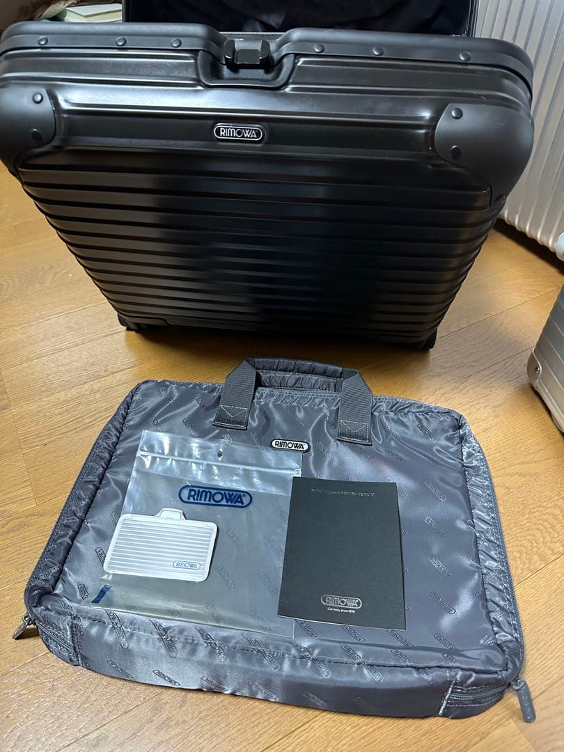 えんおむすび　リモワ ステルス　ビジネストロリー