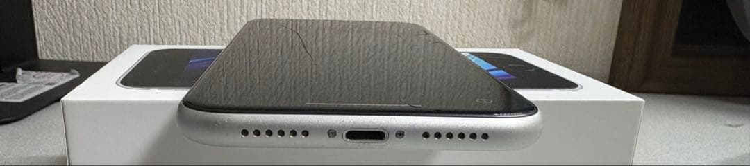 iPhone XR 128G ホワイト SiMロック解除済 ジャンク扱い