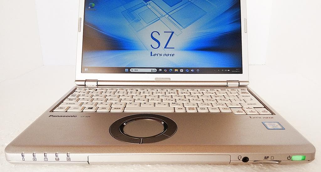 軽量コンパクト　Panasonic CF-SZ6