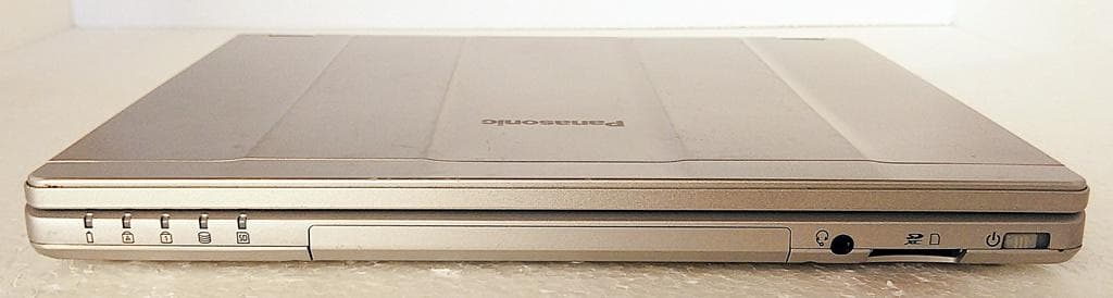 軽量コンパクト　Panasonic CF-SZ6