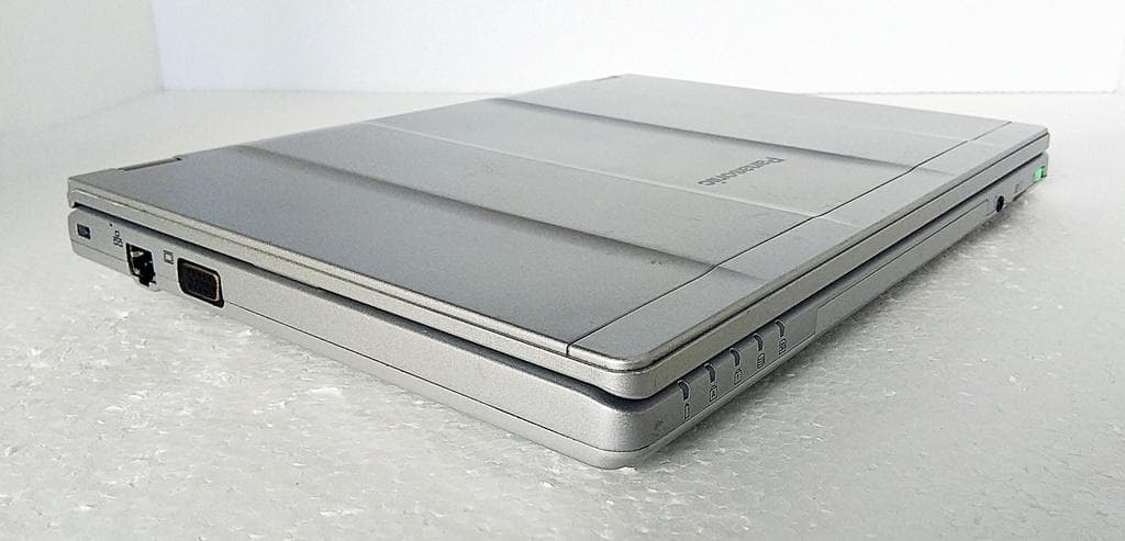 軽量コンパクト　Panasonic CF-SZ6