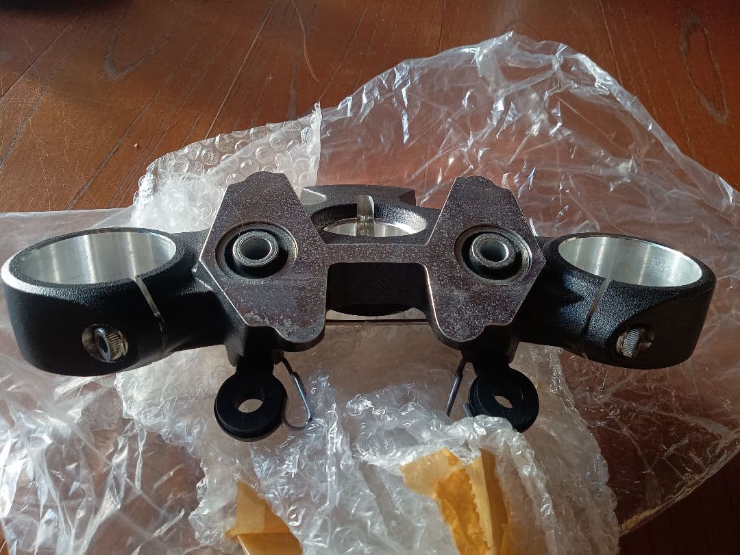 □中古　DUCATY848ストリートファイター用　トップブリッジ ブラック