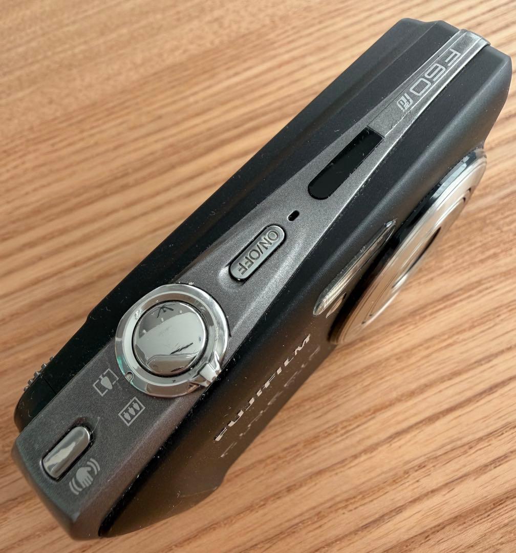 動作品　FUJIFILM FinePix F60fd デジタルカメラ　ブラック