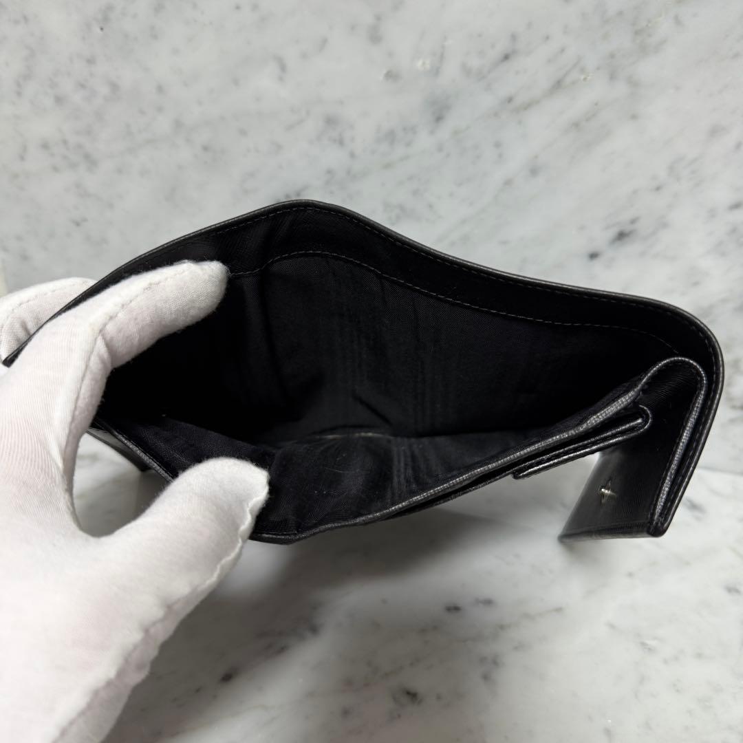 美品 PRADA プラダ 三つ折財布 ブラック 黒 サフィアーノ トライアングル