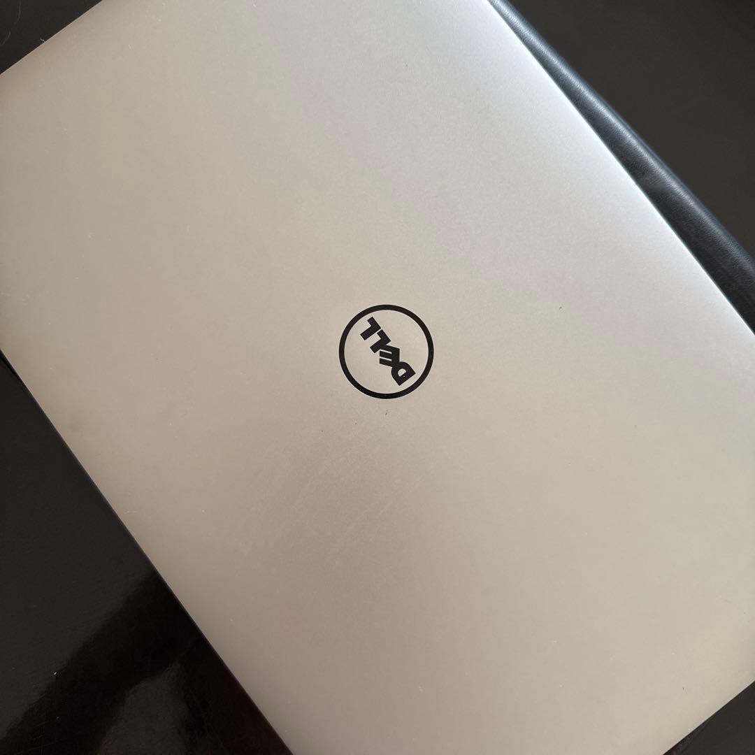 Dell XPS ノートPC 本体とケース