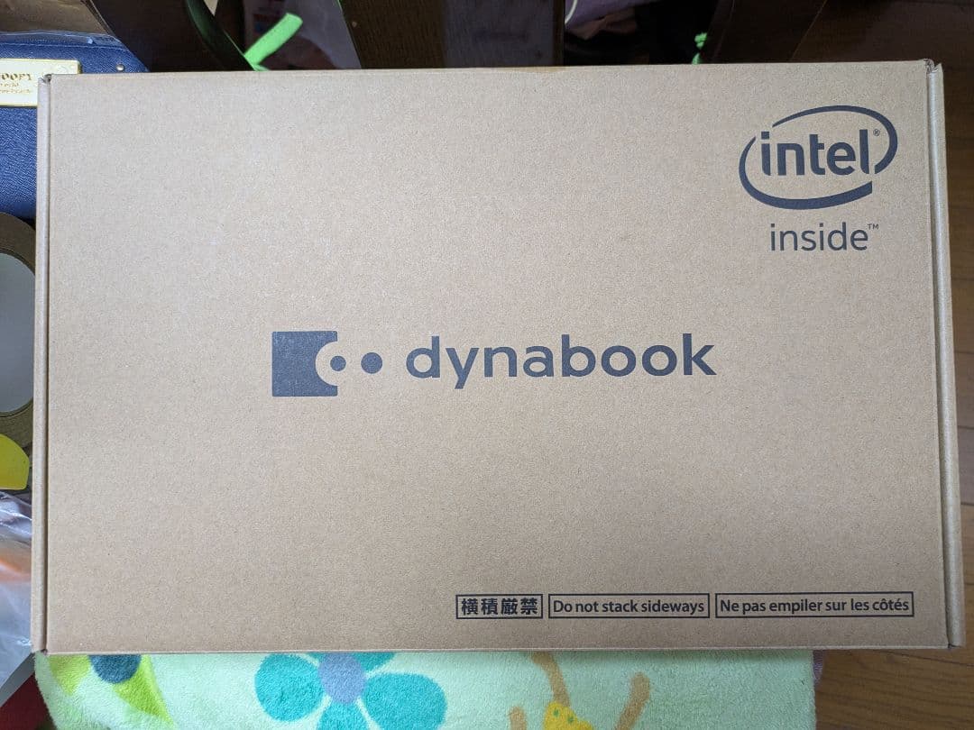 東芝　dynabook　タブレットパソコン　ゴールド　Windows11　中古品