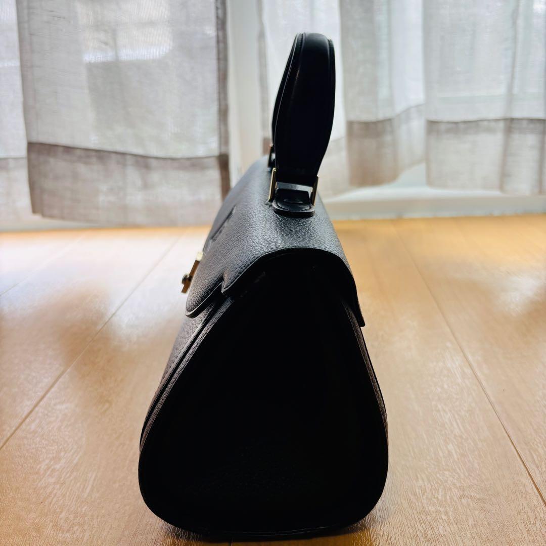 希少 美品 バーバリー 筒型 レザー ミニハンドバッグ ノバチェック　ブラック