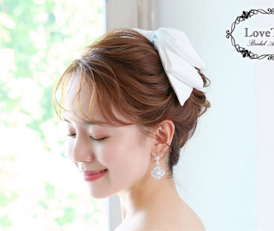 ブライダル　ホワイトリボンヘアアクセサリー　ラブティアラ