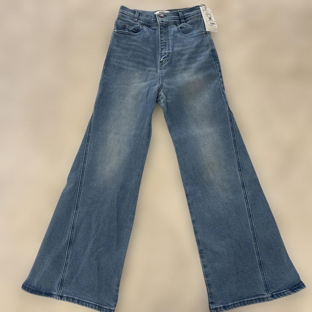 新品⭐︎25SS SNIDEL Sustainableストレッチフレアデニムパンツ