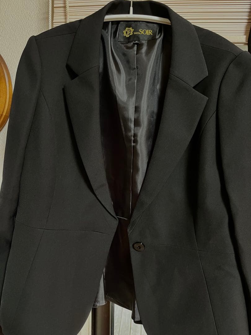 本日迄美品　東京ソワールパンツスーツセットアップ　11号ブラック　フォーマル漆黒