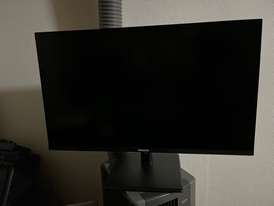 フィリプスモニター4K UHD 31.5インチ