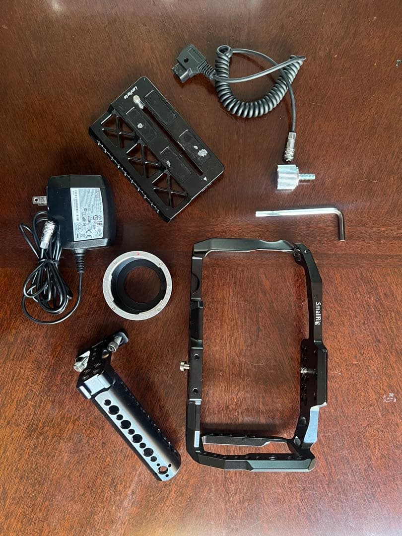 bmpcc4k本体とアクセサリー類