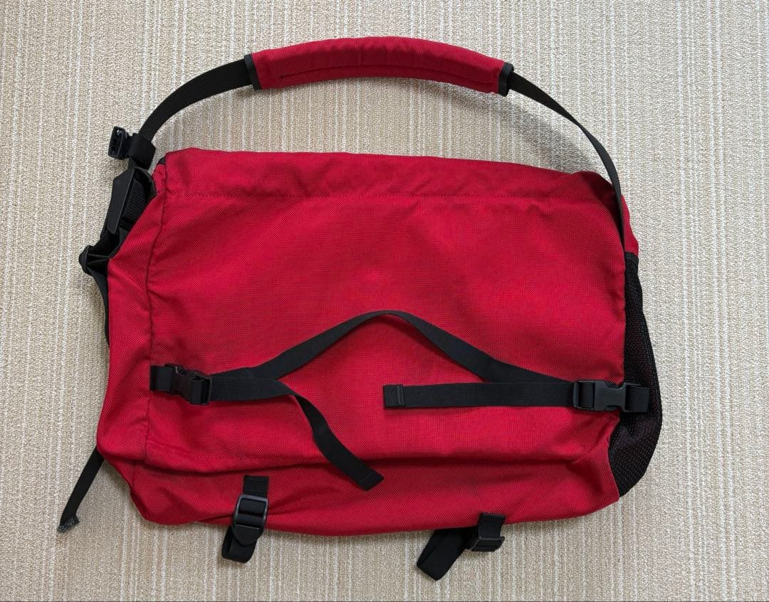 patagonia メッセンジャーバック　レッド　usa製　90s 美品