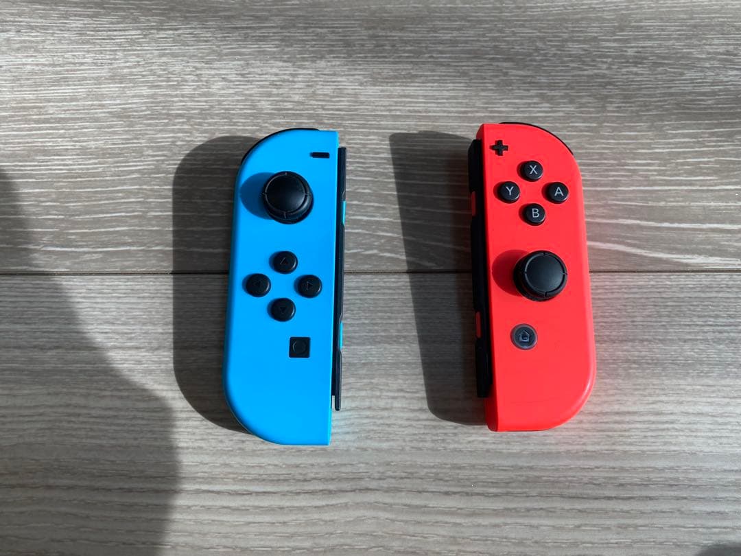 し*う様 Nintendo Switch 本体 青/赤 Joy-Con