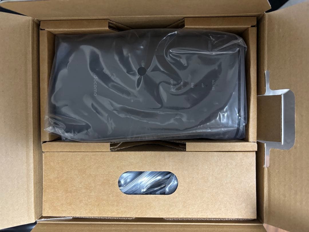 【新品】docomo  5G HR02 本体【未使用】