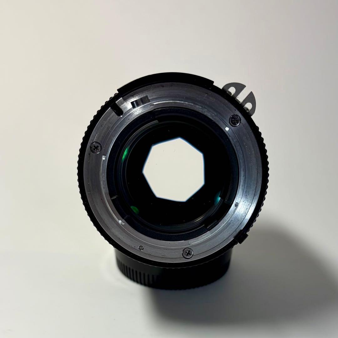 NIKKOR 105mm f/2.5 レンズ
