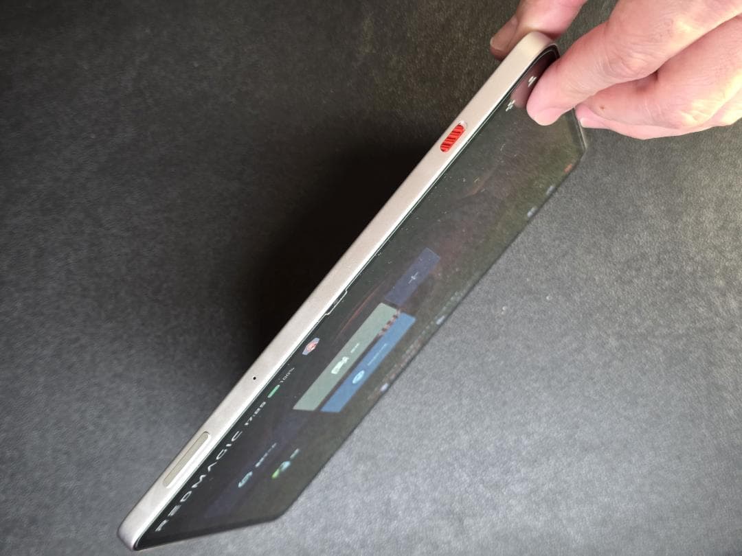 REDMAGIC Astra （12GB / 512GB) グローバル版