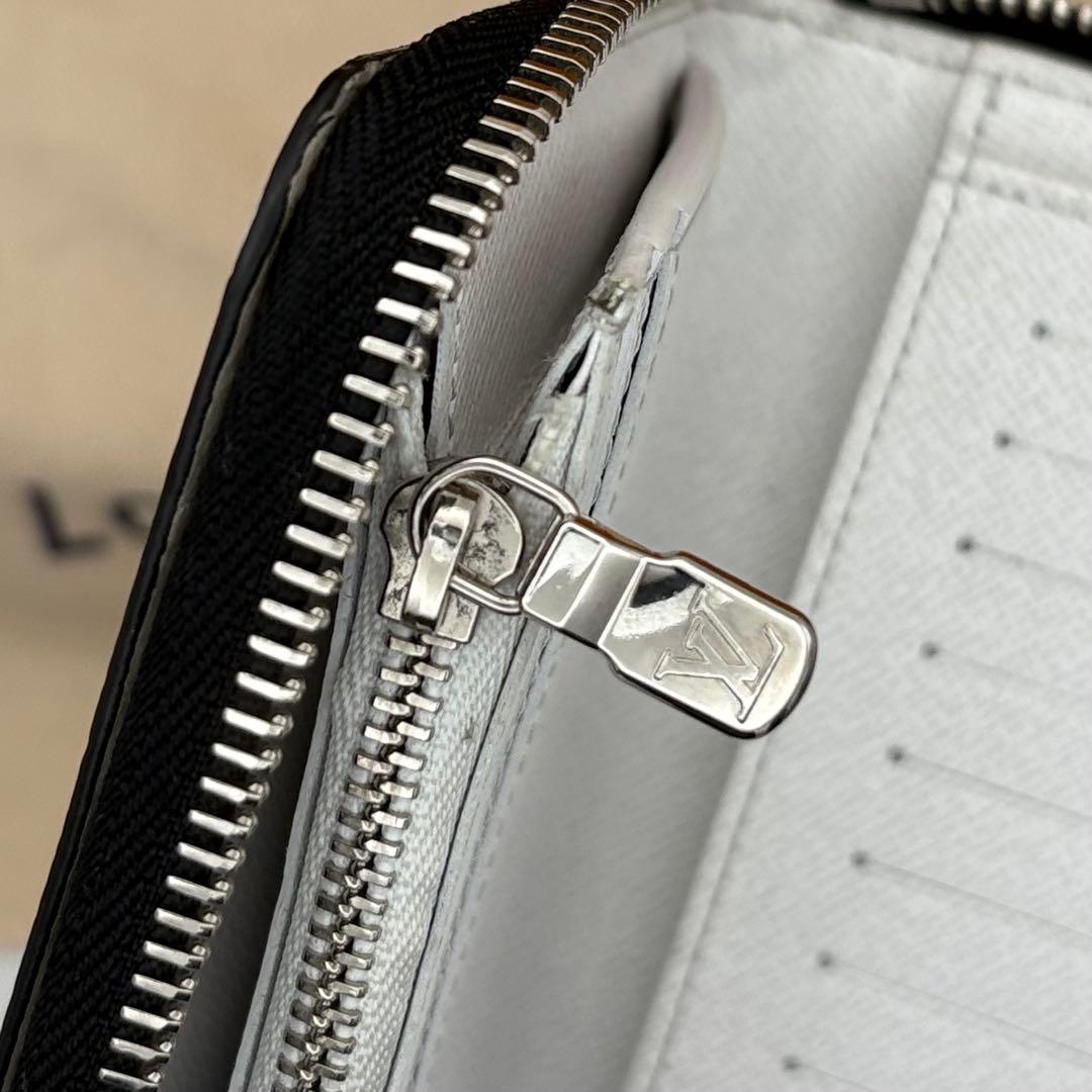 ルイヴィトン　タイガラマ　ヴェルティカル　ジッピーウォレット