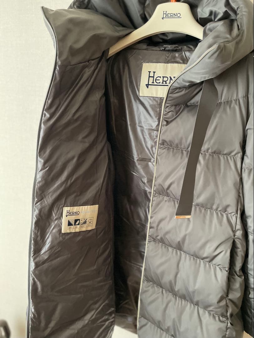【ゆかです】HERNO/ヘルノ　ダウンジャケット42【美品】軽暖