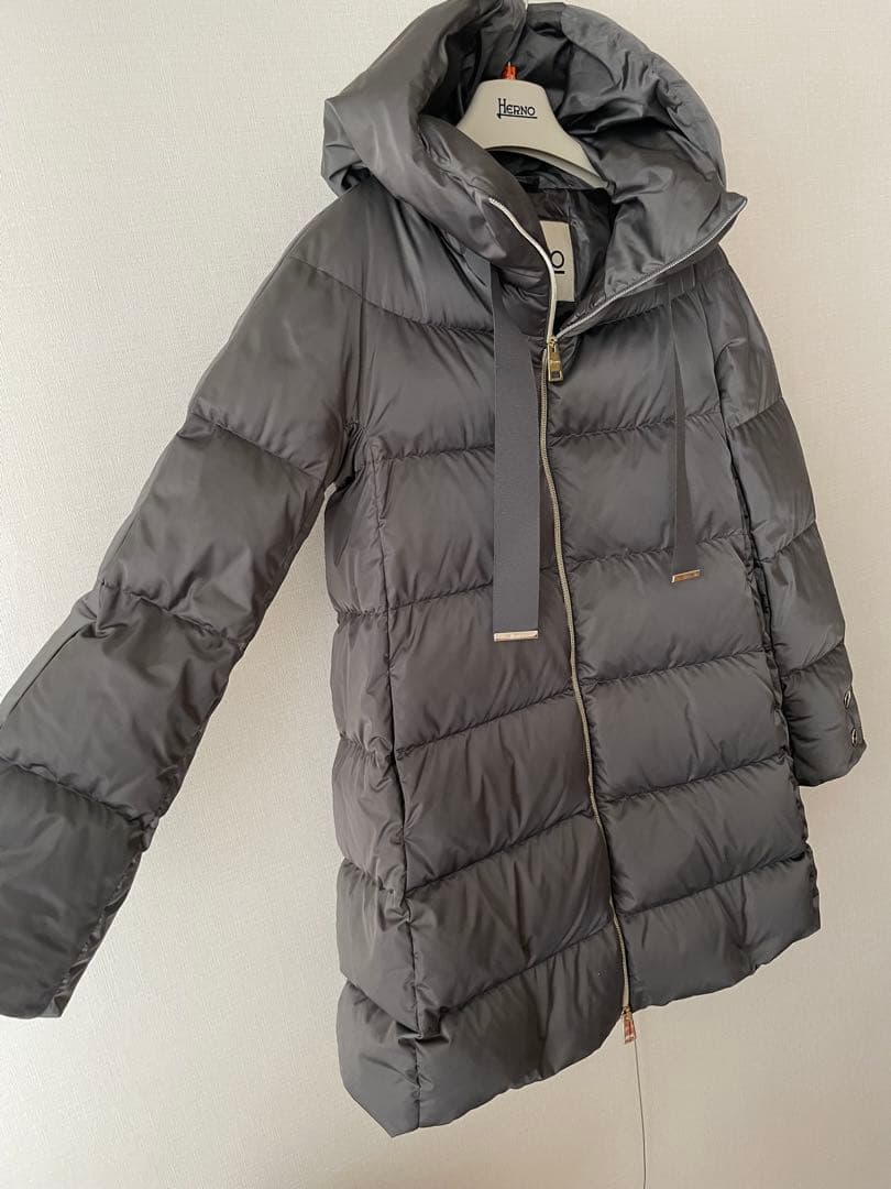 【ゆかです】HERNO/ヘルノ　ダウンジャケット42【美品】軽暖