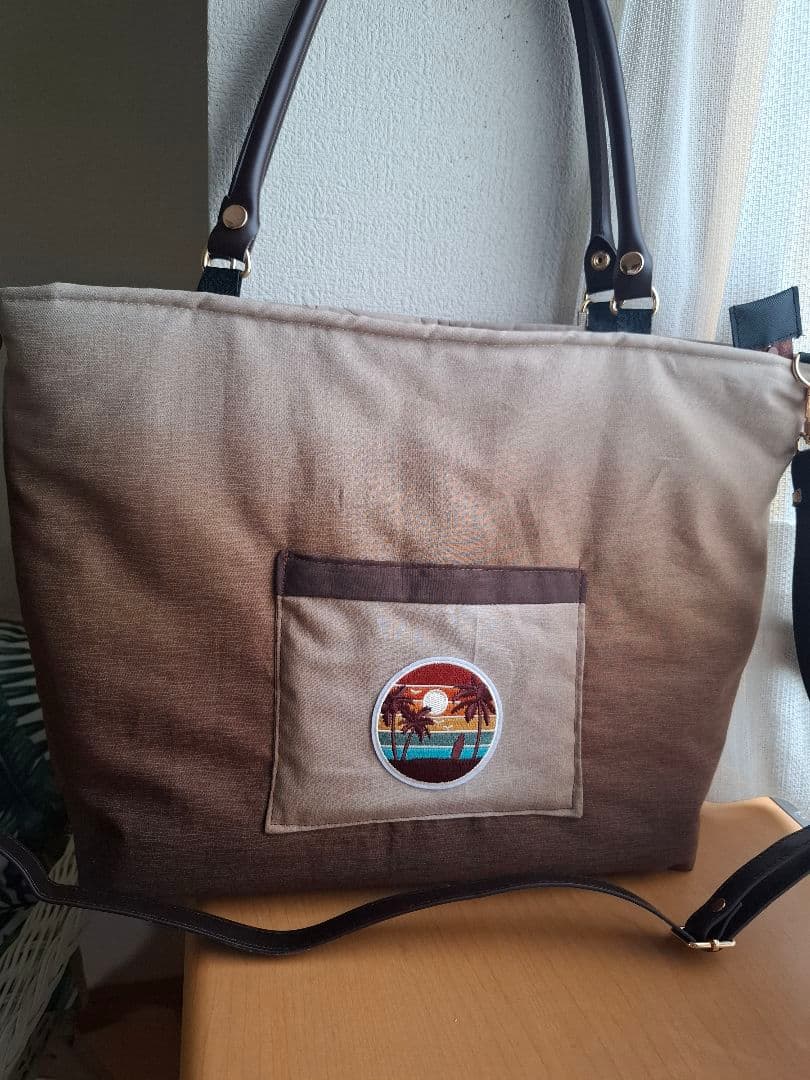 ハワイアンキルト　バッグ　横長　2WAY ファスナーバッグ　革タグチャーム付