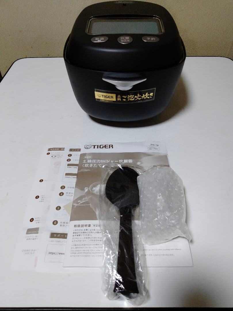 未使用品タイガー炊飯器 3.5合 土鍋圧力IH ブラック JRX-T060KT