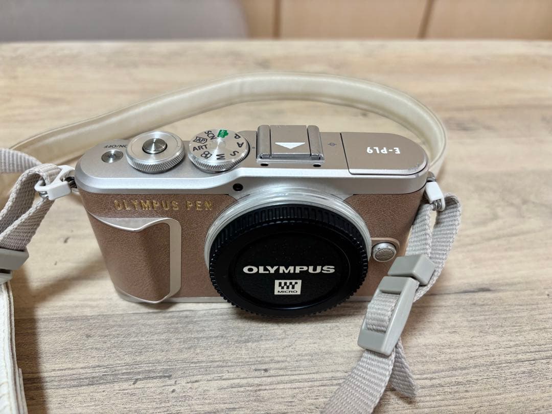 【お値下げ中】OLYMPUS E-PL9 ミラーレス一眼カメラ本体のみ ブラウン