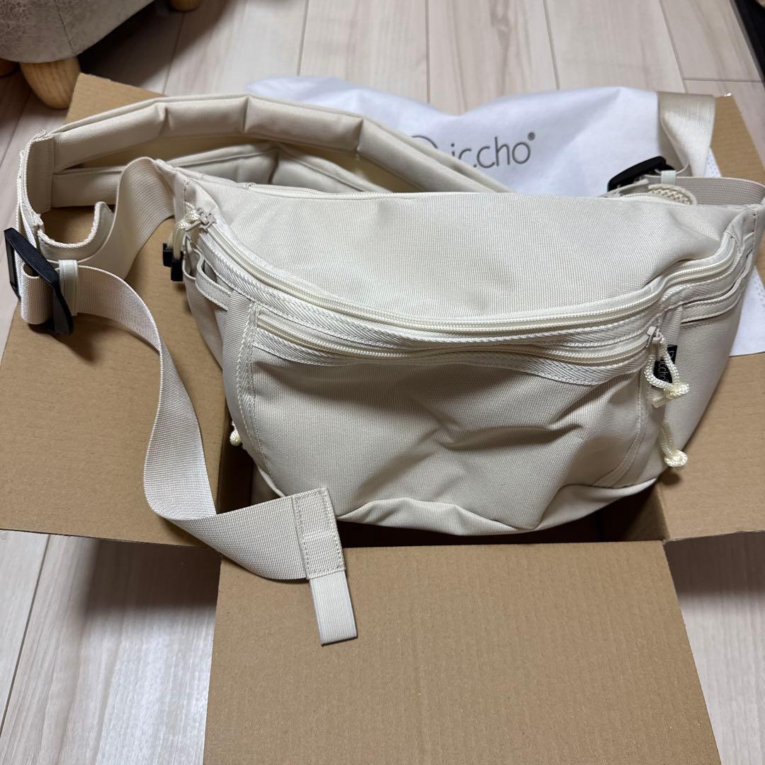 ☆新品未使用品☆hug育バッグ　DDicho 抱っこもできるショルダーバッグ