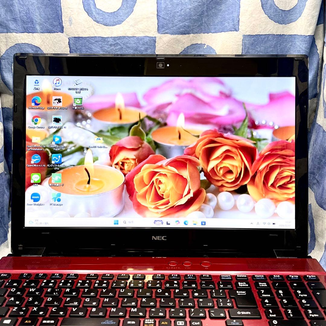 快速SSD256GB☆貴重赤ノートPC♪ブルーレイ&カメラ！第7世代！Win11