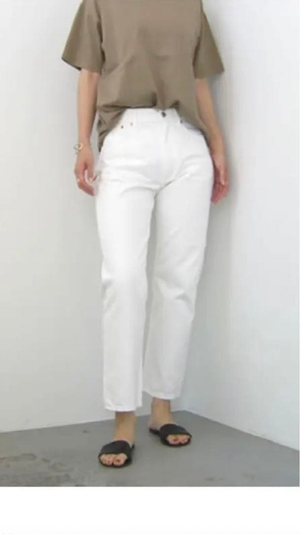 YAECA ホワイトスリムテーパードデニム　新品未使用